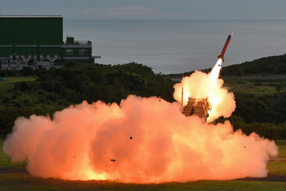 A Ucrânia enfrenta um bloqueio de munições essenciais dos EUA, afetando suas defesas contra ataques russos.; Legenda da imagem. Reprodução: Business Insider