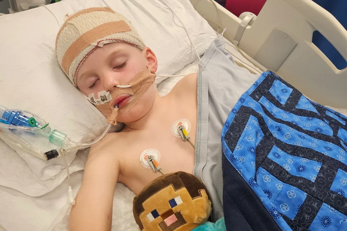Menino de 6 anos é diagnosticado com AVC após crises de raiva
