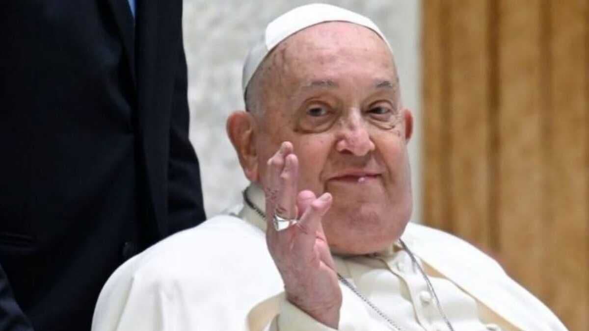Papa Francisco apresenta leve melhora em seu estado de saúde