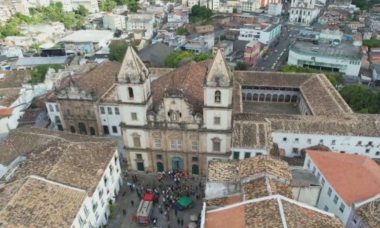 Desabamento na Igreja de São Francisco causa tragédia em Salvador