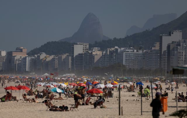 Praias do Rio aguardam liberação do uso de isopor após novo decreto do prefeito. Legenda da imagem. Reprodução: Globo