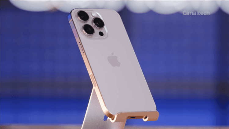 Apple registra receitas recordes com serviços e iPhones em queda