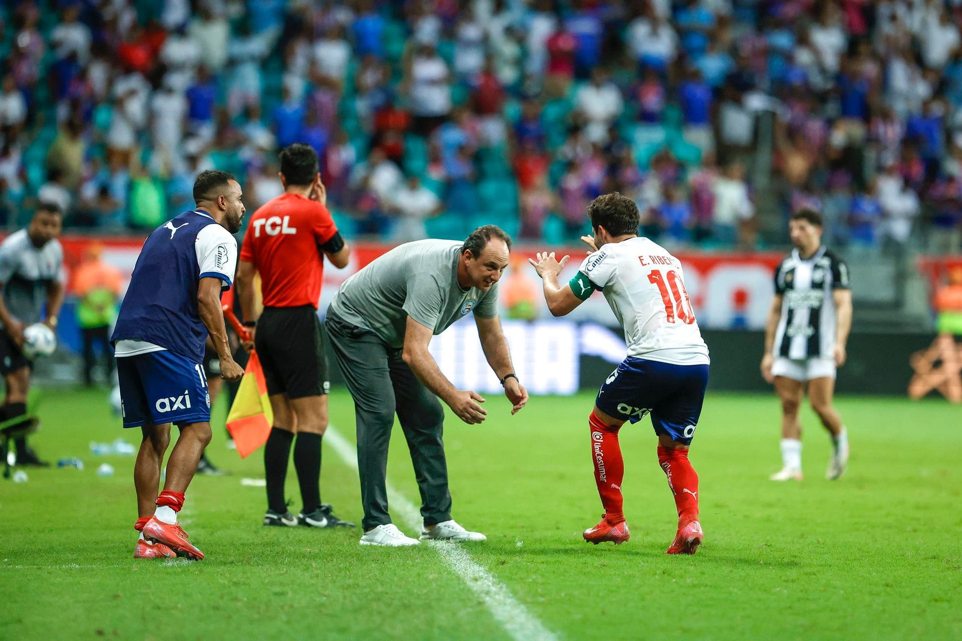 Jogador do Tricolor comemora gol de pênalti nos acréscimos da partida. Reprodução: Globo
