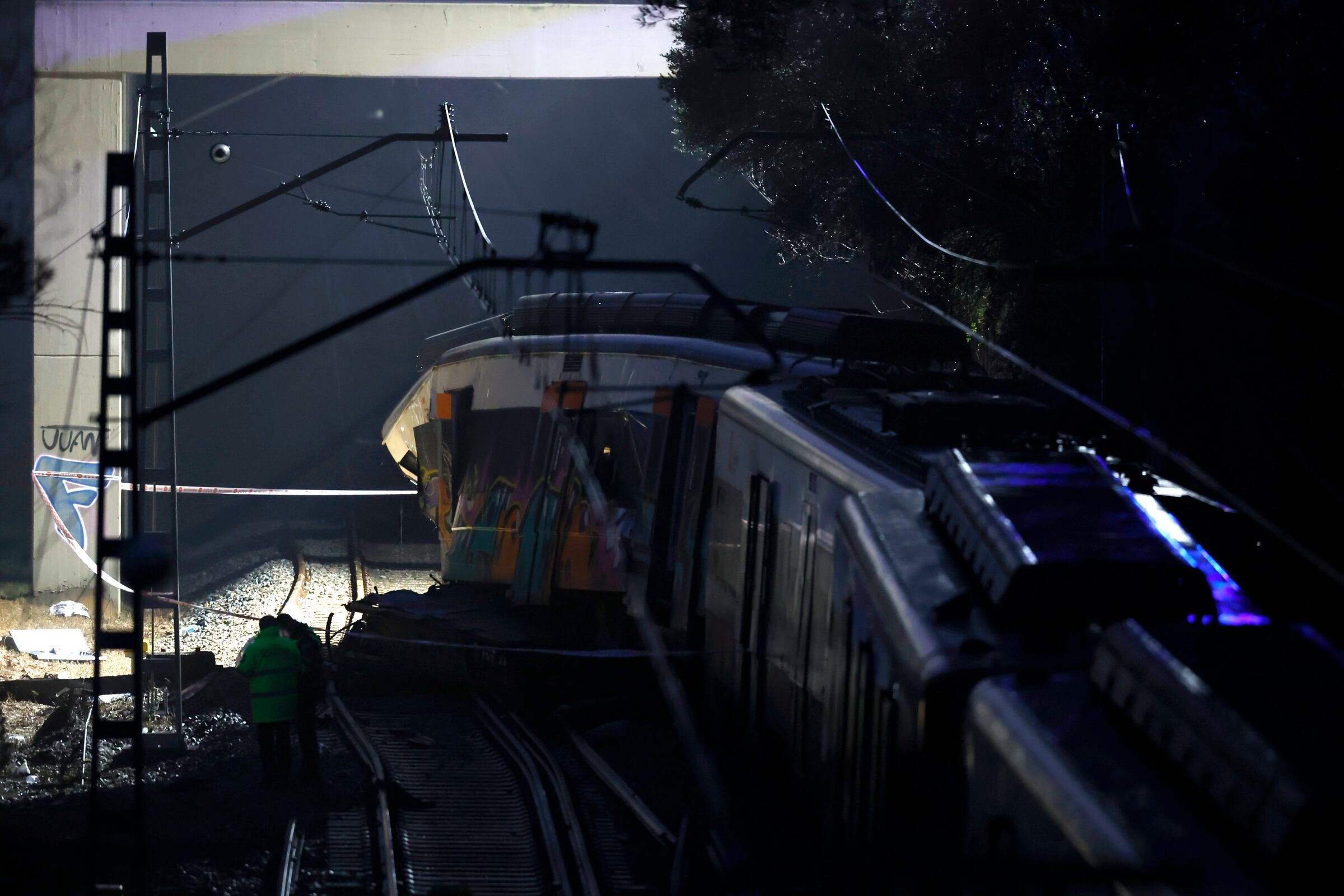 [Atualização sobre acidente de trem em Córdoba e choque de Rodalies em Barcelona; reativação apenas com infraestrutura segura]. Reprodução: Elpais