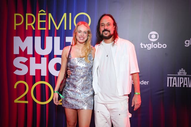 [Gabriel, o Pensador e Gabriela Vicente juntos, celebrando união no Multishow 2025]. Reprodução: Gshow