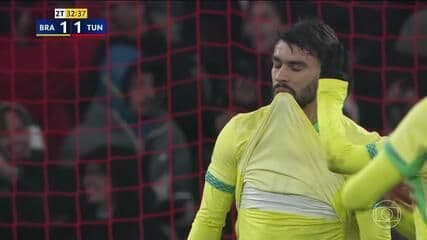 Matheus Cunha e Estêvão comemoram gol da Seleção Brasileira contra a Tunísia. Reprodução: Globo