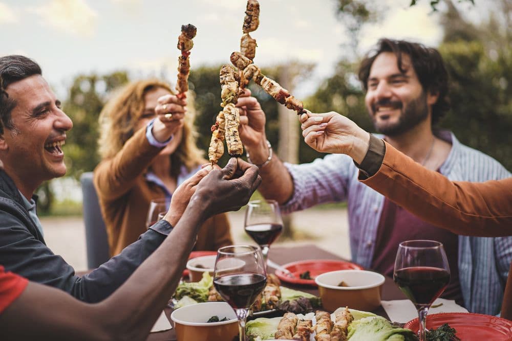 Dicas de chefs para um churrasco relaxante no feriado de 4 de julho.; Reprodução: Business Insider