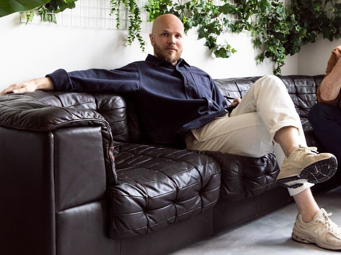 Jorn van Dijk e Koen Bok, cofundadores da Framer, debatem como IA exige aperfeiçoar o gosto no design. Legenda da imagem. Reprodução: Business Insider