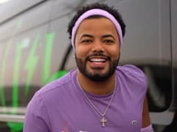 Hytalo Santos e seu marido são presos por suspeitas de tráfico humano e exploração sexual infantil. Reprodução: Globo