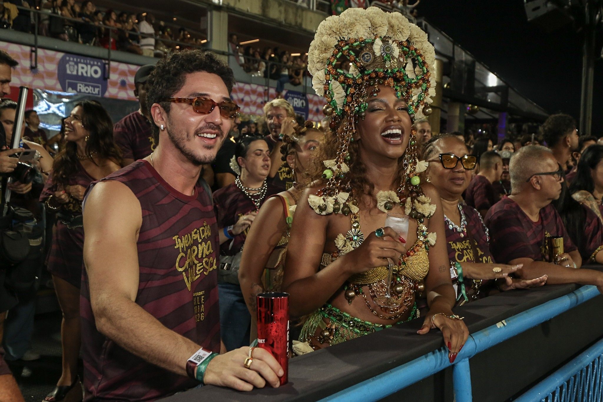 [Iza volta à Sapucaí com o namorado após anunciar romance]. Reprodução: Gshow