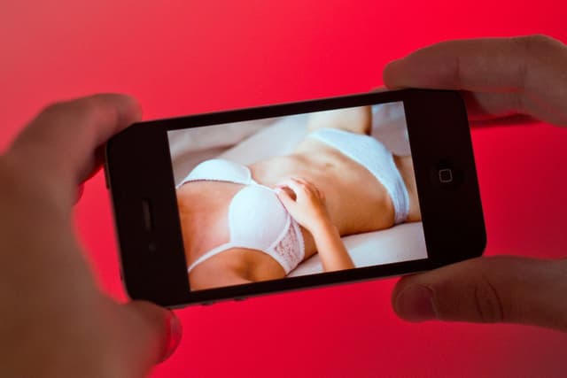 Usuários do iPhone usam o FaceTime para videochamadas. Reprodução: Gizmodo