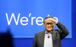 Presidente Trump se reúne com o CEO da Intel, Lip-Bu Tan, e elogia seu sucesso. Reprodução: Business Insider