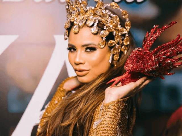 Lexa é apresentada como Madrinha de Bateria da escola Dragões da Real em evento na Fábrica do Samba. Reprodução: Terra