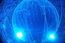 Físicos registram evento de neutrino de baixa energia usando detector em reator nuclear.; Reprodução: Gizmodo