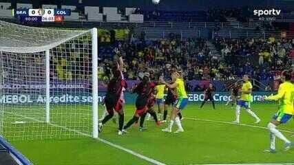 Kerolin contra Linda Caicedo duelam na semifinal da Copa América Feminina. Reprodução: Globo