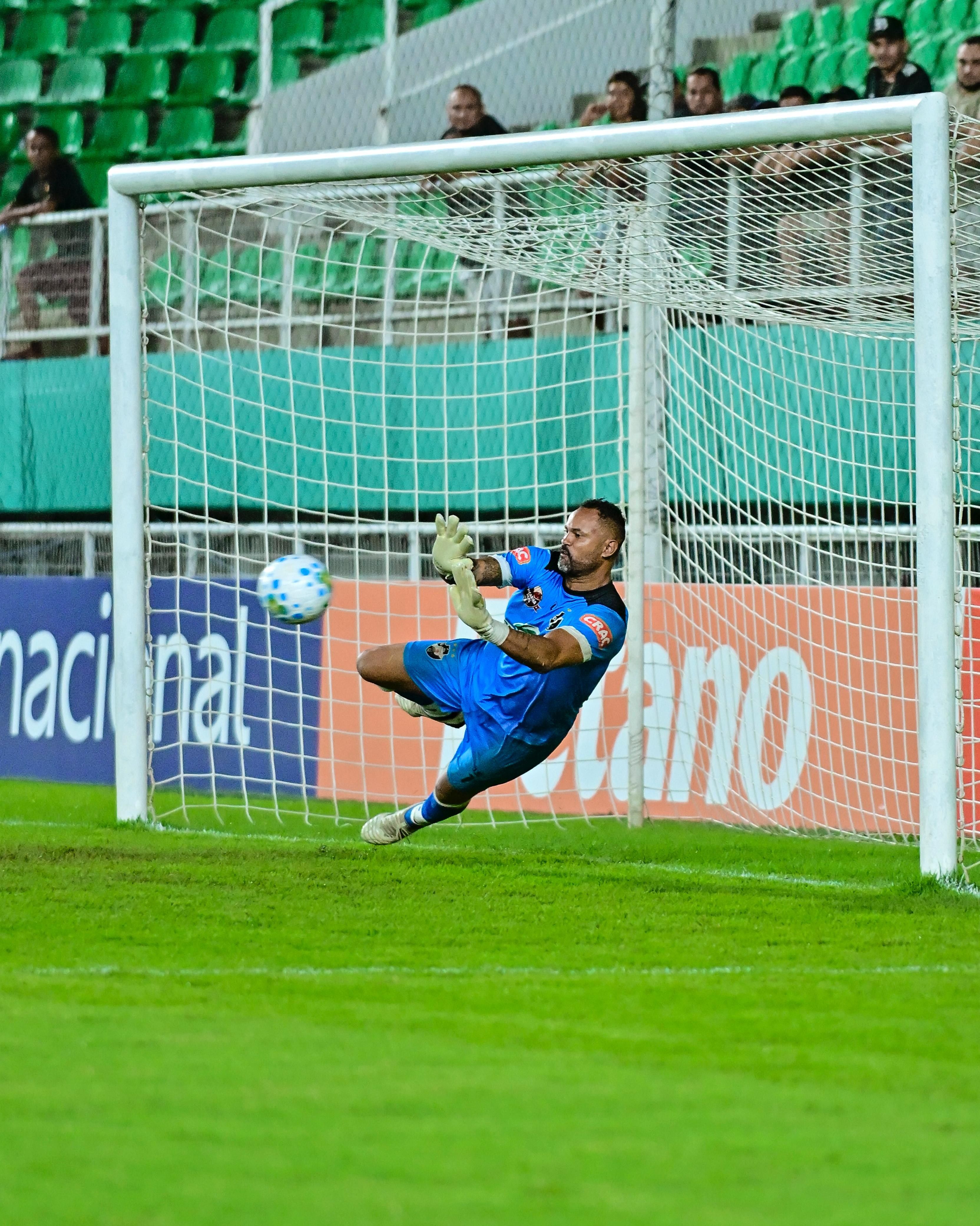 Goleiro Bruno deixa Vasco-AC após passagem relâmpago. Reprodução: Ge