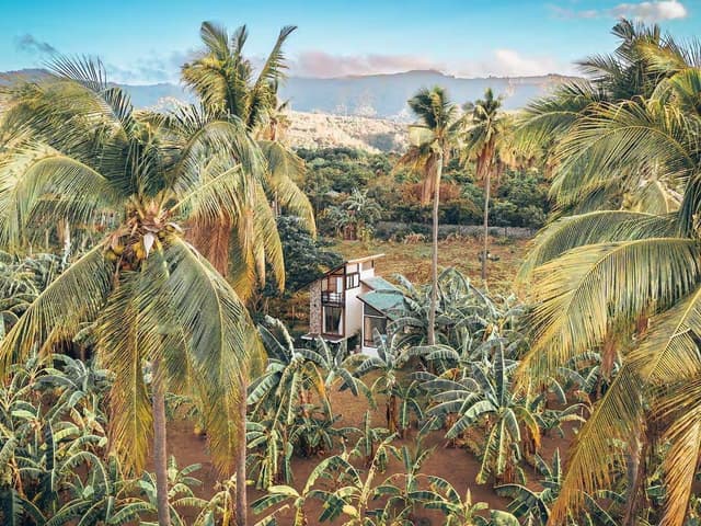 Tiny house de Eunice Panopio em Batangas, perto do vulcão Taal, transformado em Airbnb. Legenda da imagem. Reprodução: Business Insider - A. Goh