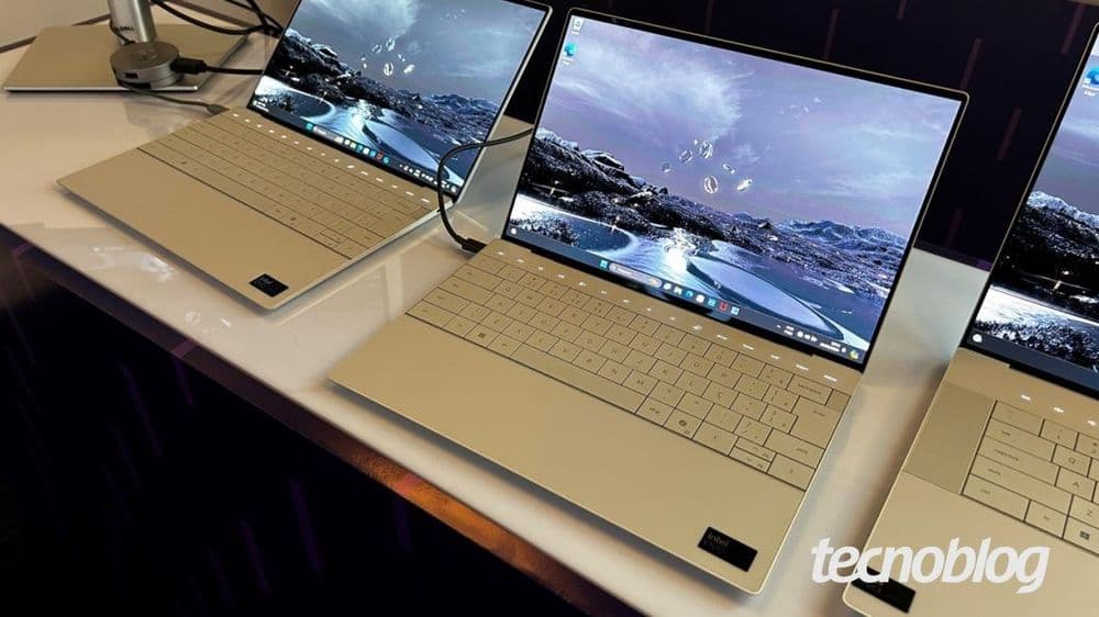Microsoft desiste de implementar relógio simplificado no Windows 11 após feedback negativo dos usuários. Reprodução: Tecnoblog