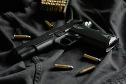 Armas de fogo em casa elevam o risco de suicídio e de comportamentos abusivos, aponta revisão. Reprodução: Globo