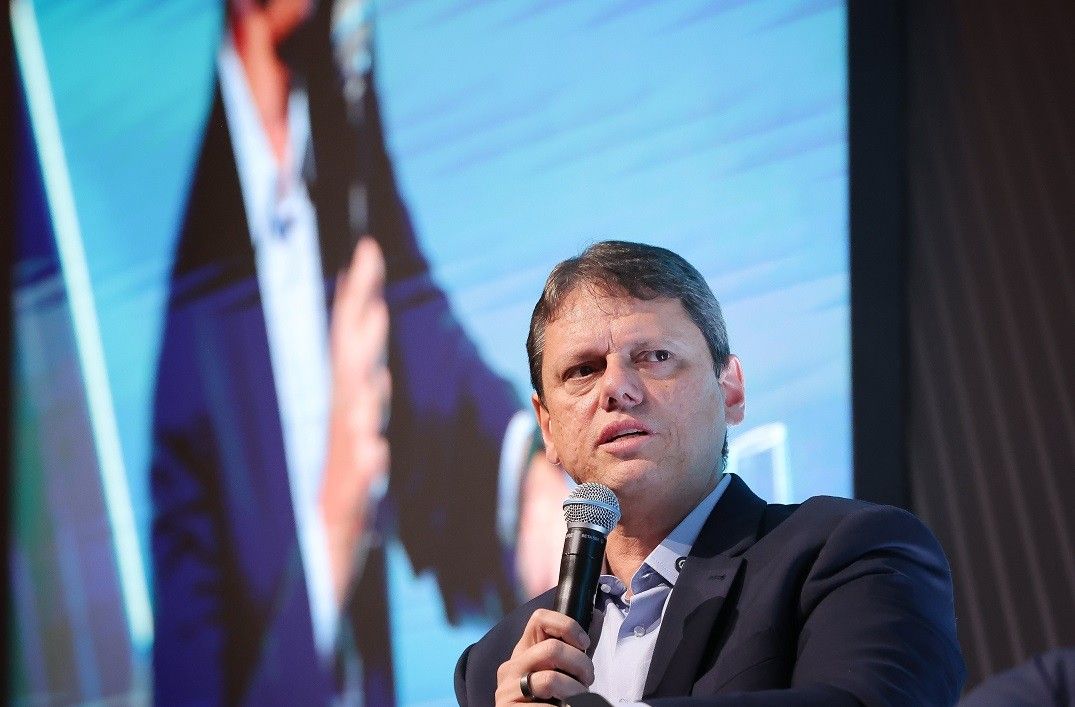 [Tarcísio acelera entrega de obras enquanto enfrenta pressão por apoio a Flávio]. Reprodução: Oglobo