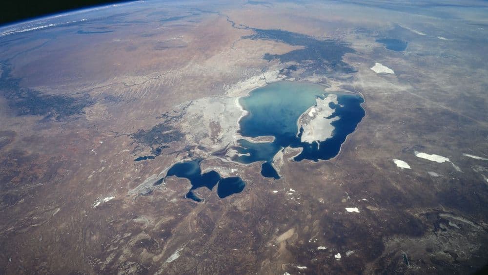 Transformação do Mar de Aral em Deserto e Seus Efeitos