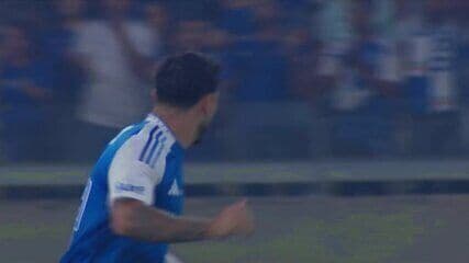 Abel Ferreira critica cinegrafista após esbarrão em coletiva, após derrota do Palmeiras para o Cruzeiro. Reprodução: Globo