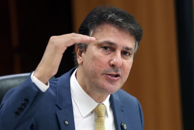 Camilo Santana participa de café da manhã, defendendo a prova do MEC como 'OAB' da medicina. Reprodução: Oglobo