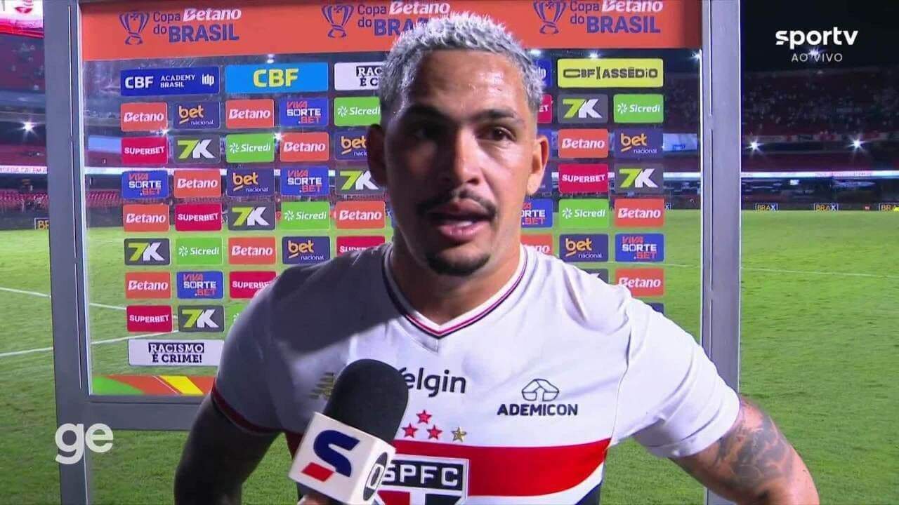 Jogadores celebram a vitória do Tricolor sobre o Timbu no jogo decisivo pelas oitavas. Reprodução: Globo