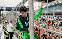 Bortoleto sofre acidente com Stroll em Interlagos e fica fora do GP. Reprodução: Retorno do item 11