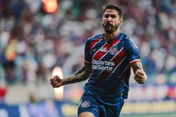 Fluminense anuncia a contratação do atacante Everaldo