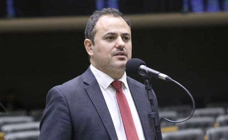 Glauber Braga comenta sobre decisão do STF sobre separação de poderes. Reprodução: CNN Brasil