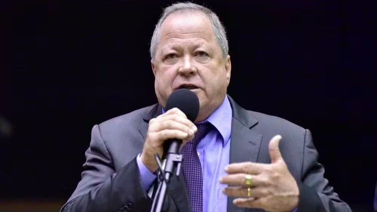 Brazão cumpre prisão domiciliar após perda de mandato por faltas nas sessões. Reprodução: iG.
