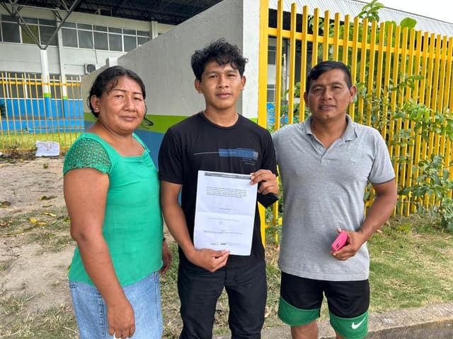 Família indígena Macuxi viaja para deixar Eliabe no Enem, o primeiro da família a fazer a prova. Reprodução: G1