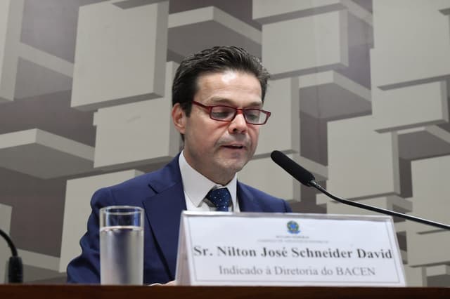 Novo diretor do BC fala sobre cenário econômico incerto