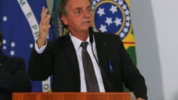 Bolsonaro durante manifestação na Avenida Paulista. Reprodução: iG