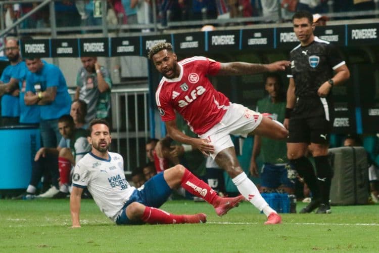 Empate decisivo em jogo dominado pela equipe de Rogério Ceni, com gol de Enner Valencia.; Reprodução: Globo