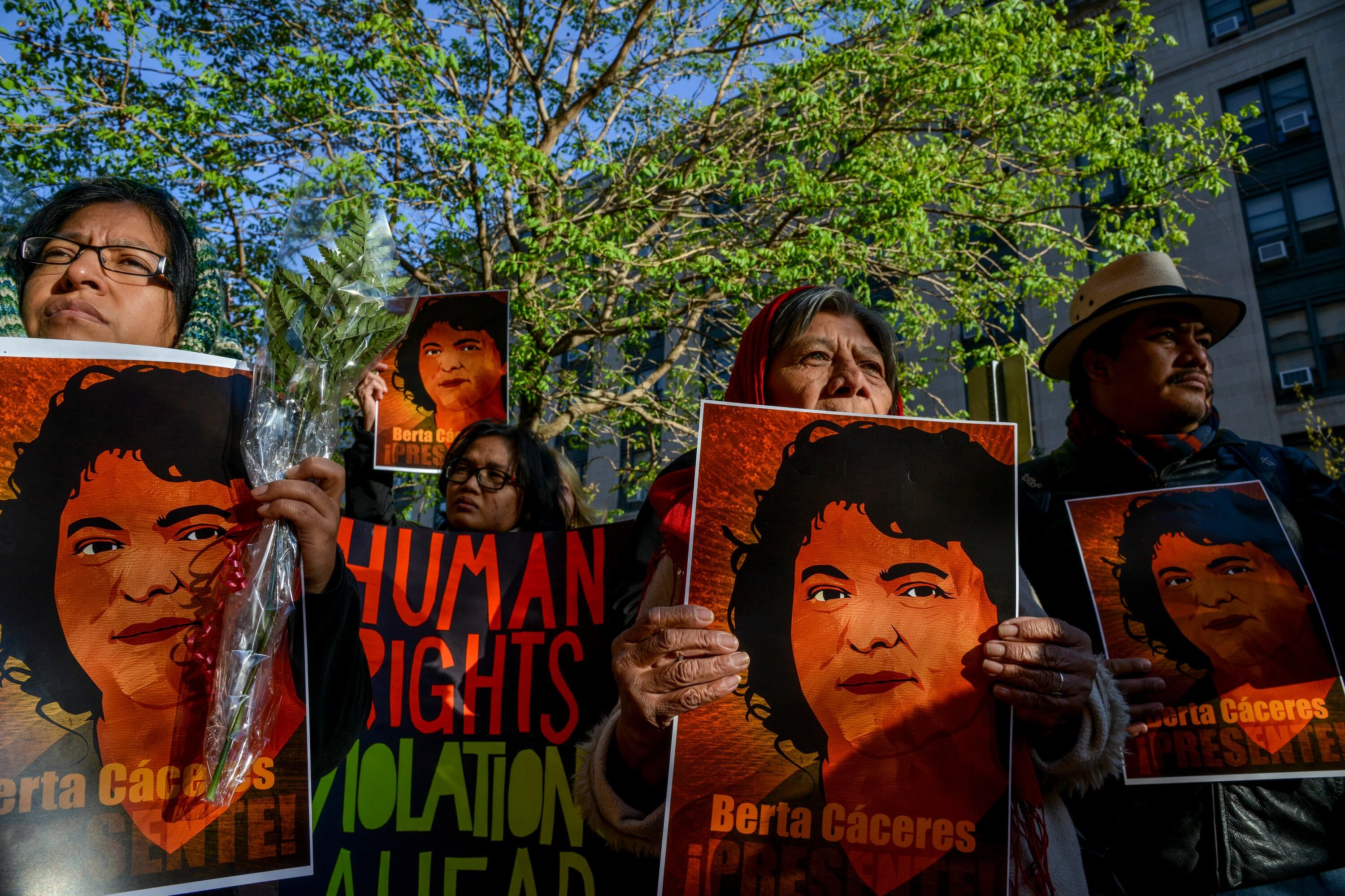 [CIDH detalha a trama financeira por trás do assassinato de Berta Cáceres]. Reprodução: Elpais