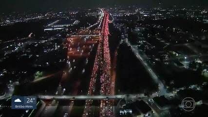 Trânsito pesado na Castello Branco registra aumento de congestionamentos em São Paulo em 2025. Reprodução: Globo