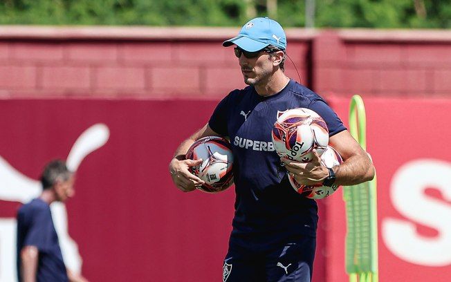 [Torcedores do Fluminense criticam Zubeldía após tropeço]. Reprodução: Esporte