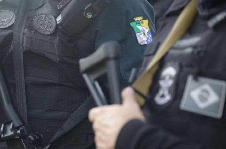 Polícia Civil e Militar de Sergipe atuam na prisão de suspeito de homicídio. Reprodução: Globo