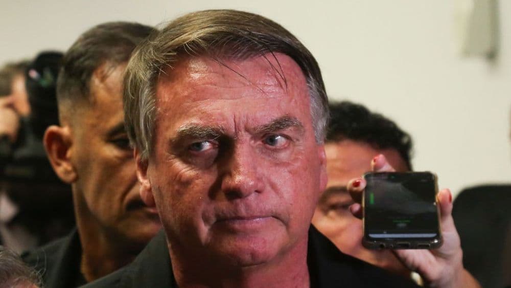 Bolsonaro Líder de Manifestações pede Anistia e Fora Lula