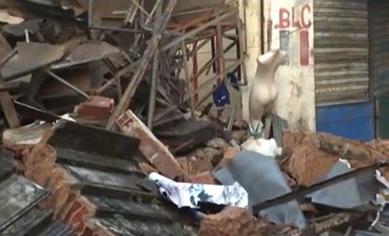 Parte de casarão desaba em Salvador; não há feridos, mas prejuízo é de R$ 50 mil. Reprodução: Globo