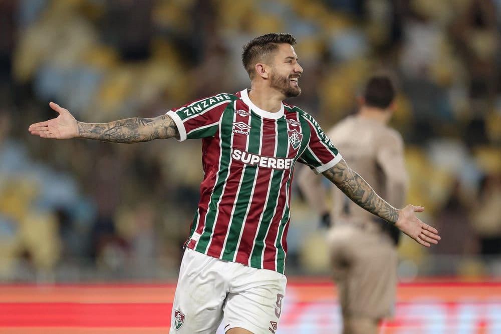 Fluminense celebra vitória por 1 a 0 contra o Grêmio no Brasileirão. Reprodução: Globo