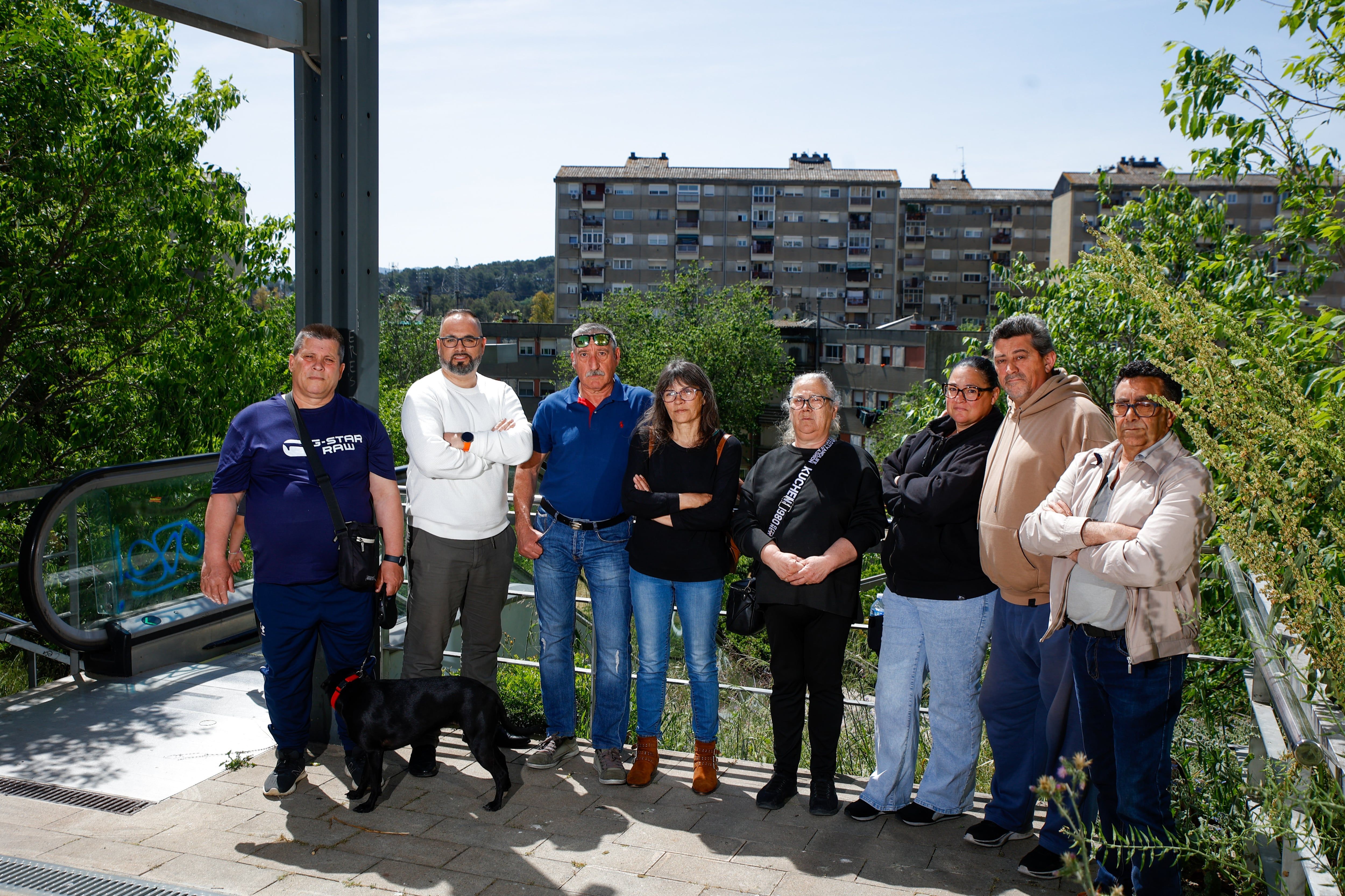 Moradores presos no labirinto da VPO; são tratados como especuladores. Reprodução: Elpais