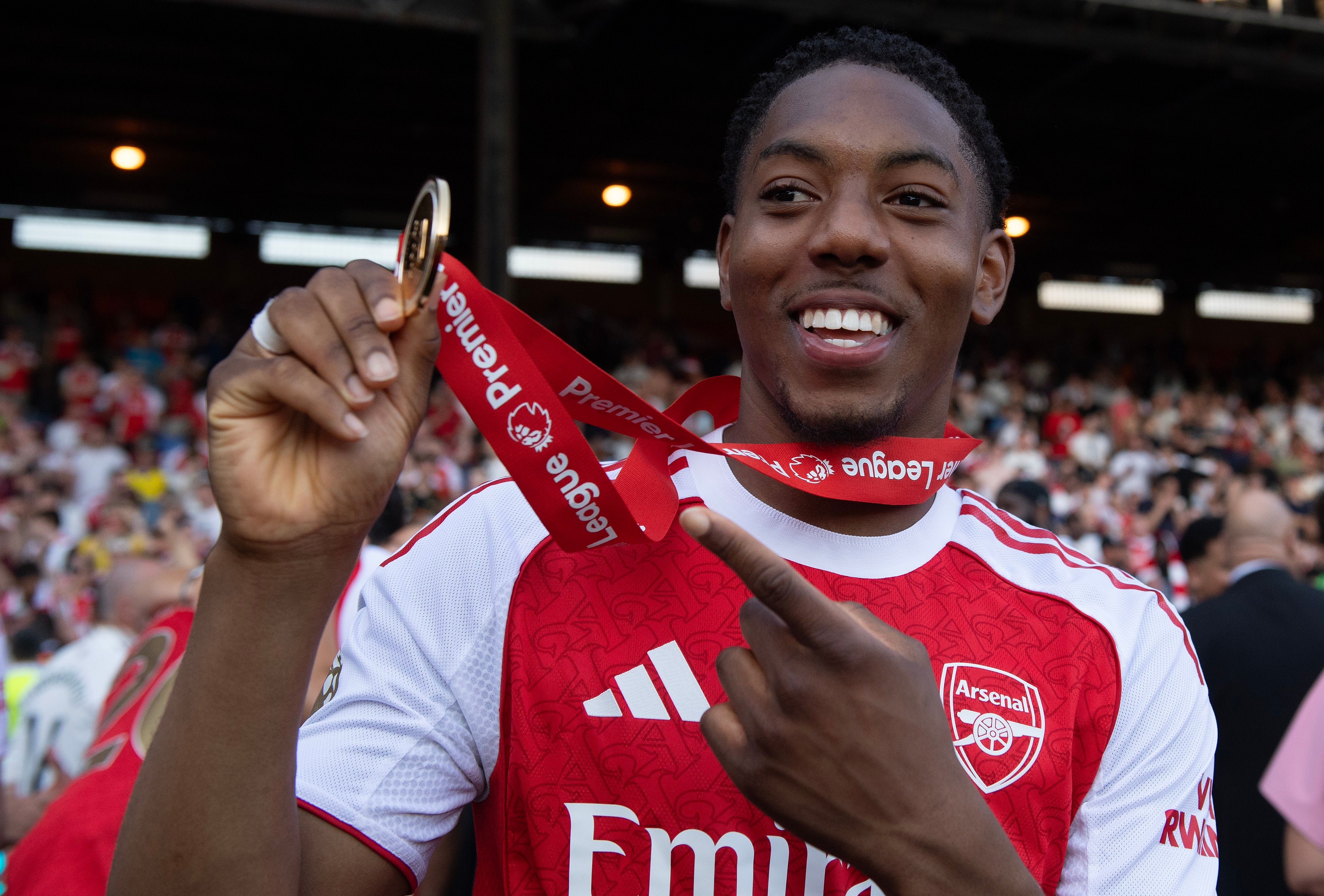 Quem é Lewis-Skelly, lateral do Arsenal com ascensão meteórica e que tem mãe empresária