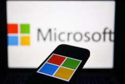 Microsoft lança novos modelos de IA, desafiando concorrentes como a OpenAI. Reprodução: TechCrunch