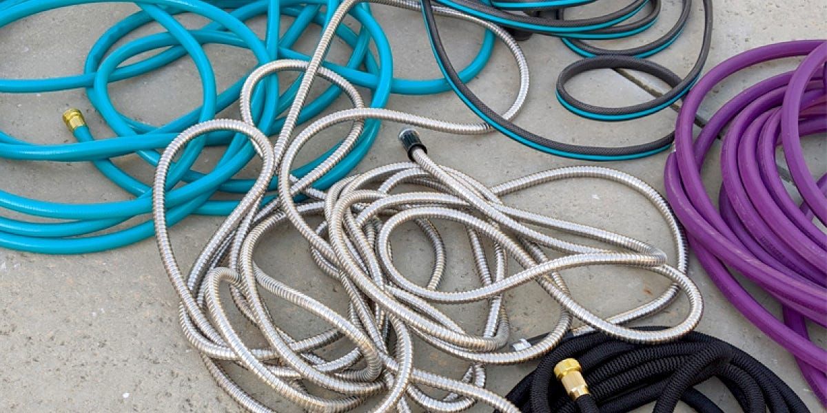 Testes e recomendações para os melhores modelos de mangueiras de jardim. Reprodução: Business Insider