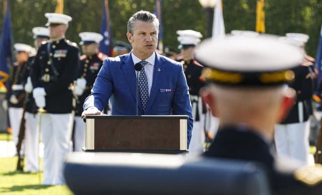 800 oficiais convocados a Quantico para reunião com o ministro da Guerra, Pete Hegseth. Legenda da imagem. Reprodução: Retorno do item 11