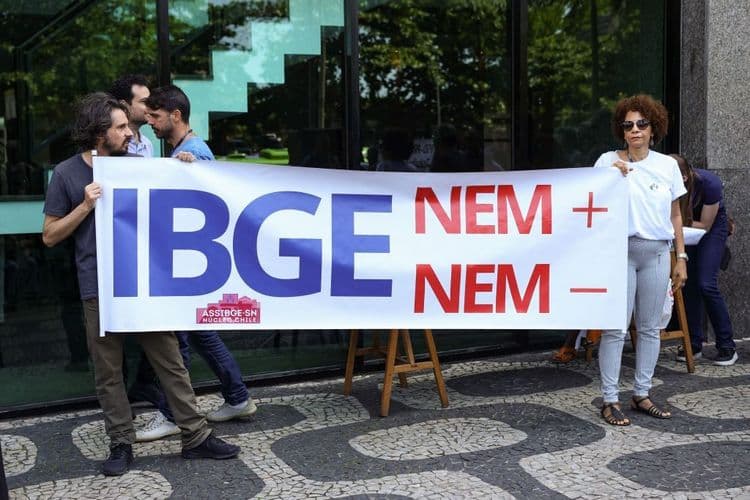 Parlamentares Analisam Impasse entre Servidores e IBGE