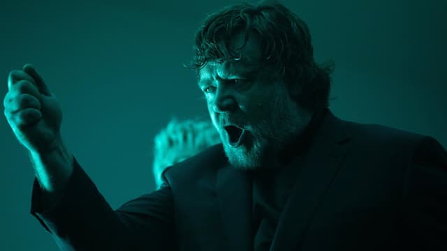 Elenco do novo 'Highlander' se reúne em evento, repleto de referências a 'Man of Steel'. Reprodução: Gizmodo